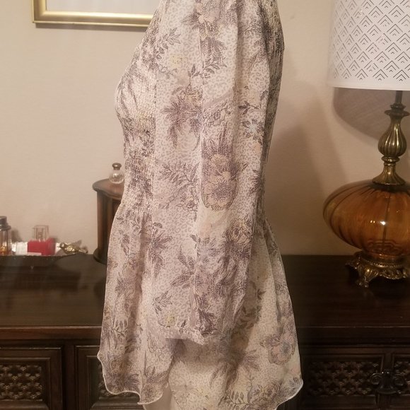 Romantic Ruched Floral Top - Picture 6 of 8